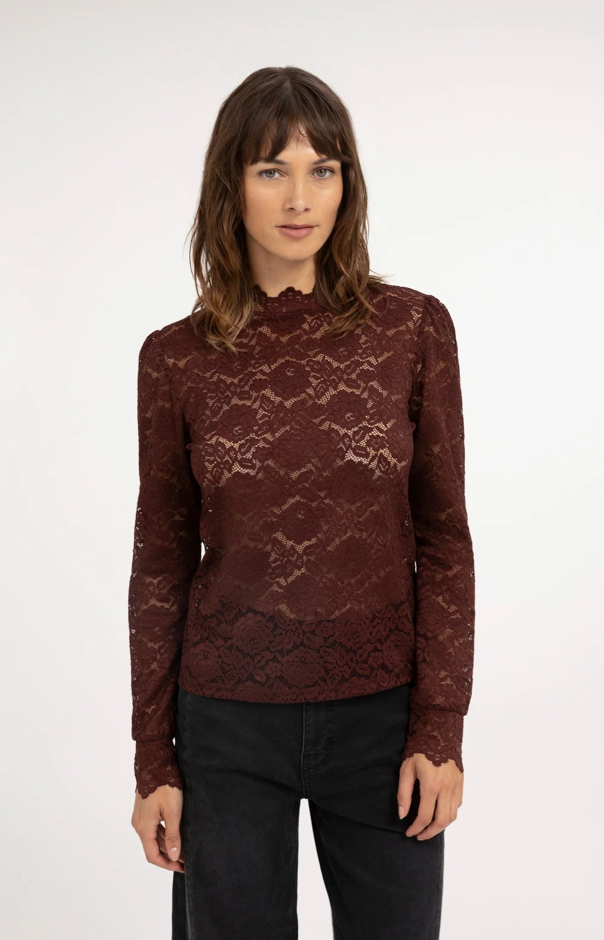YAYA Top Kant in Bitter Chocolate Red