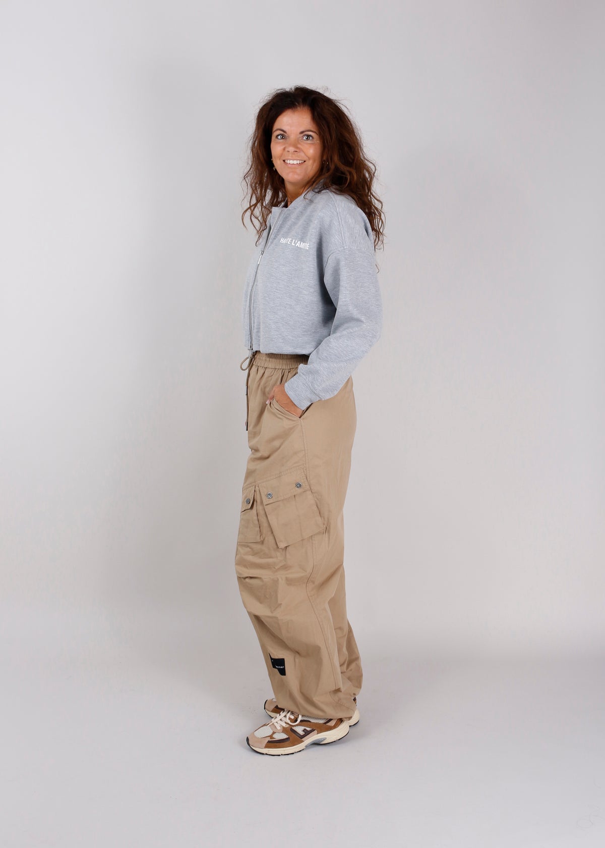 Haute L'Amitié Cargo Broek Air Zip Tall in Walnut