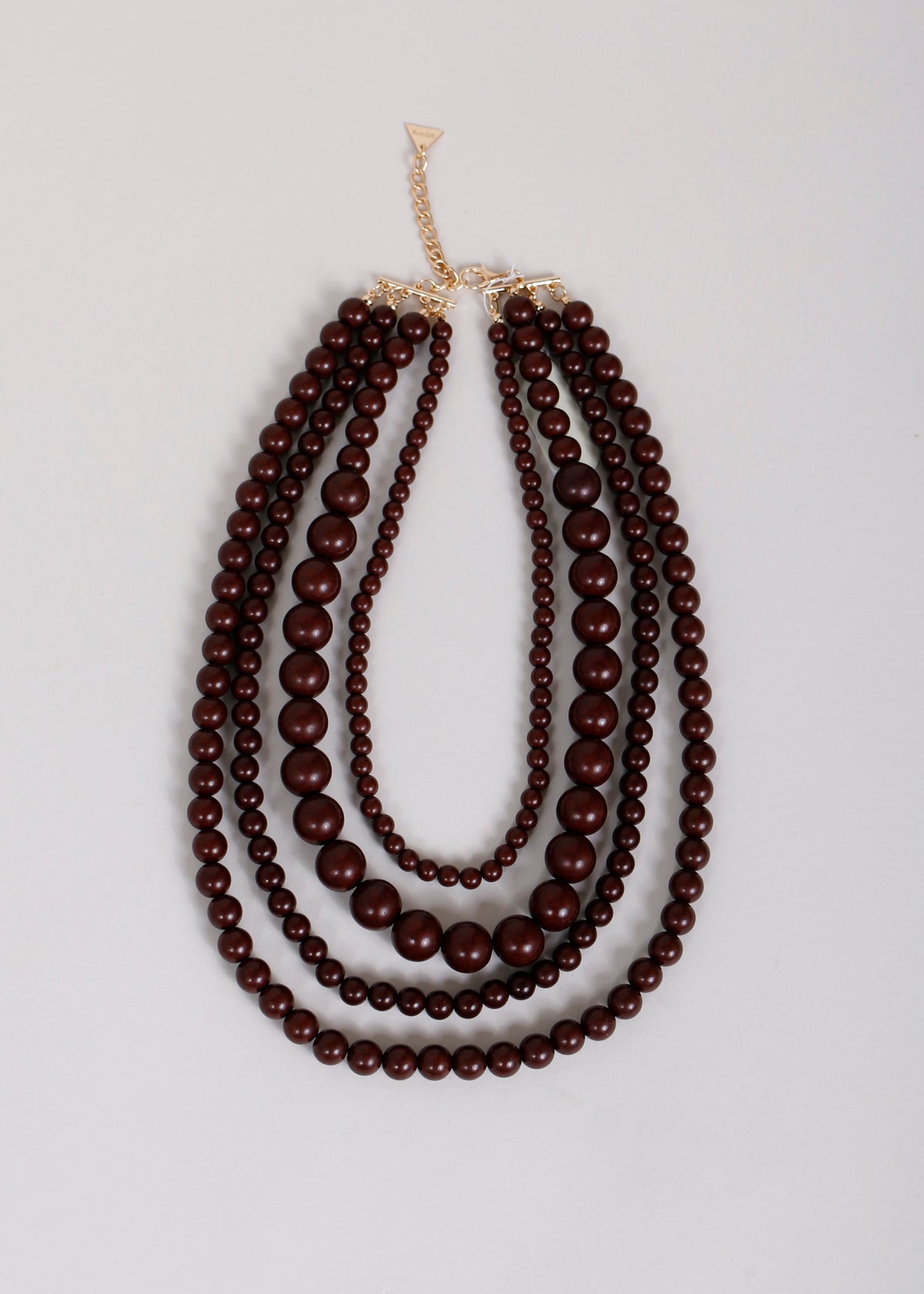 BOW19 Ketting Alma Pearl in Dark Brown met vier lagen parels