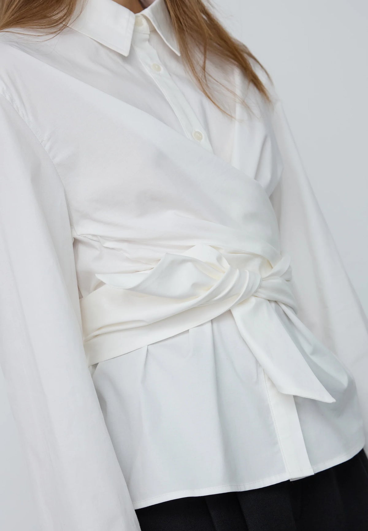 Detail van het strikdetail van de Co'Couture HalenCC blouse
