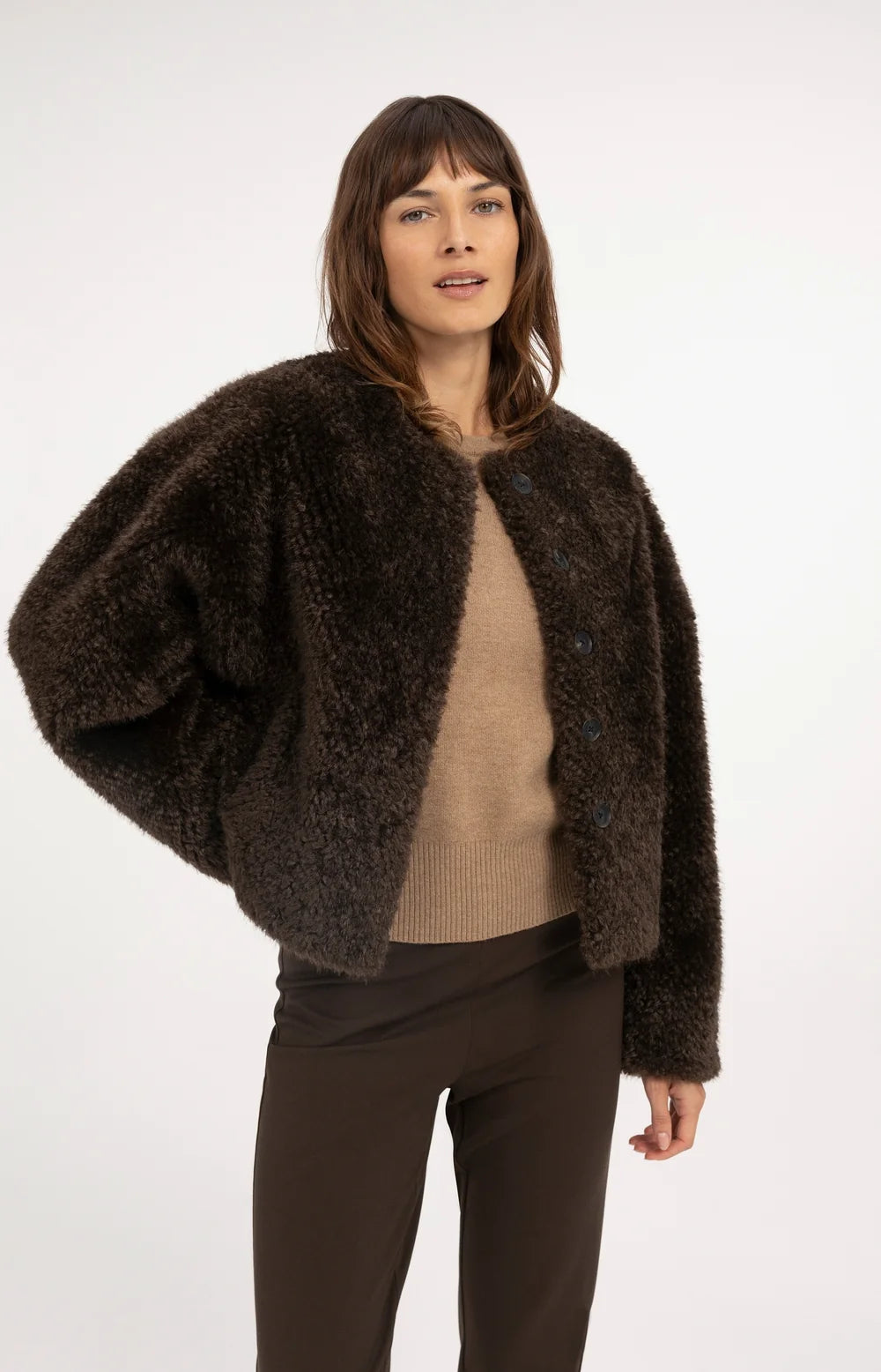 YAYA Jas Faux Fur Short in Delicioso Brown
