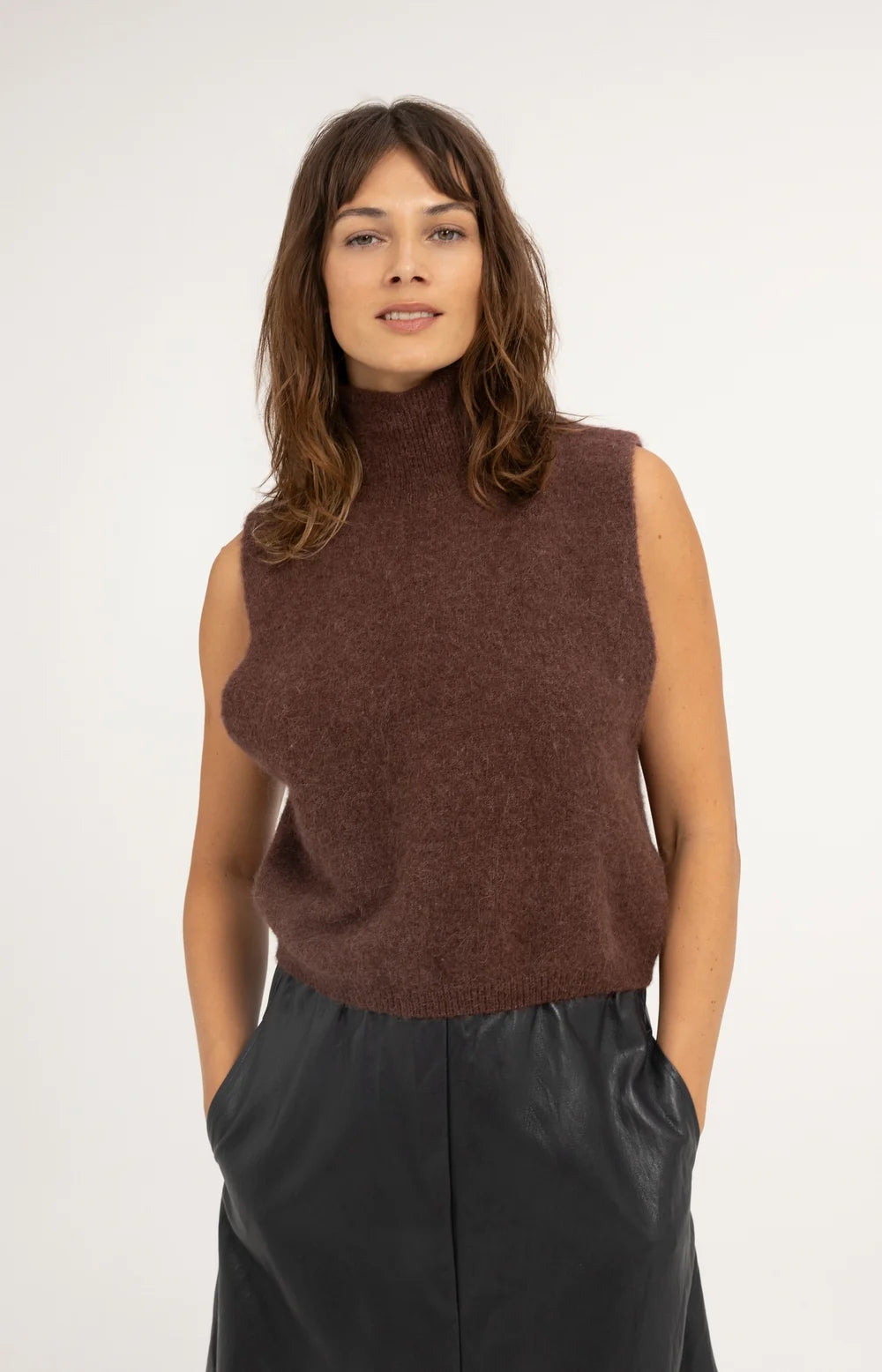 YAYA Spencer High Neck in Bitter Chocolate Red